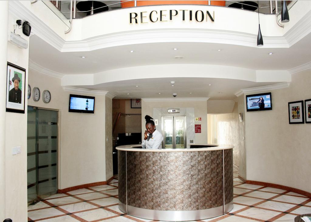 Morning Side Suites Aliayabiagba Екстер'єр фото
