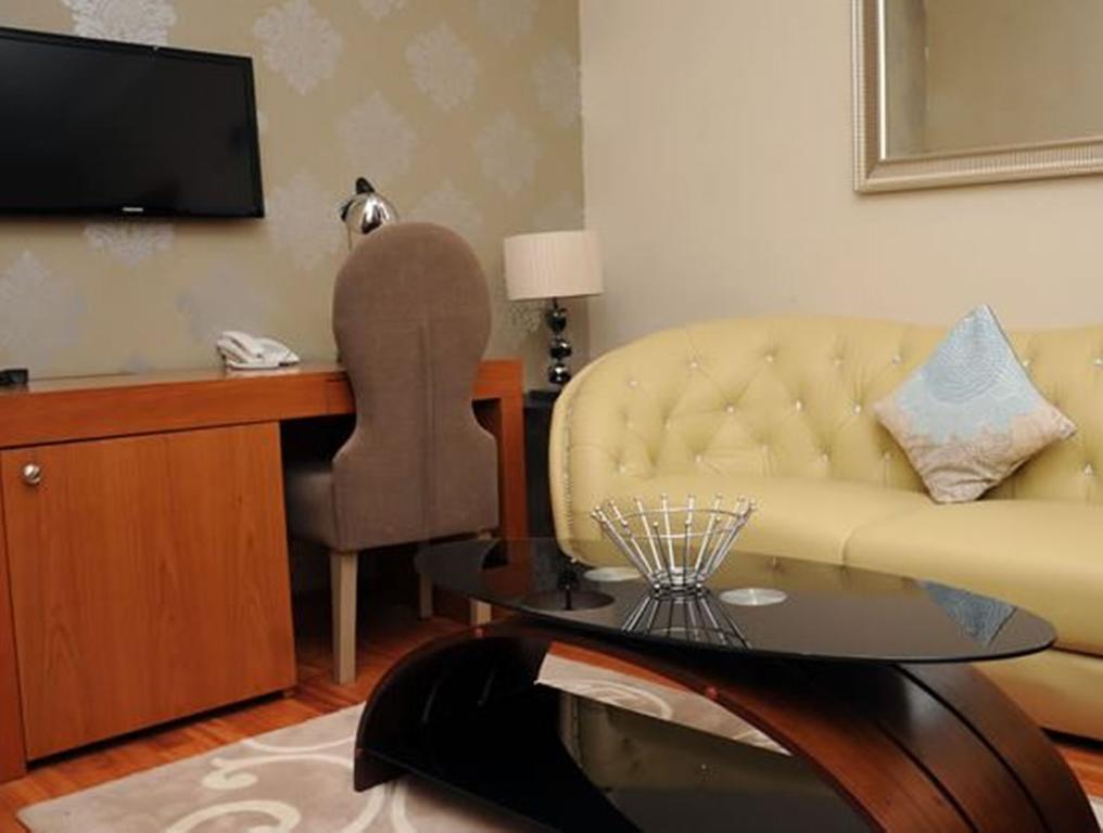 Morning Side Suites Aliayabiagba Екстер'єр фото
