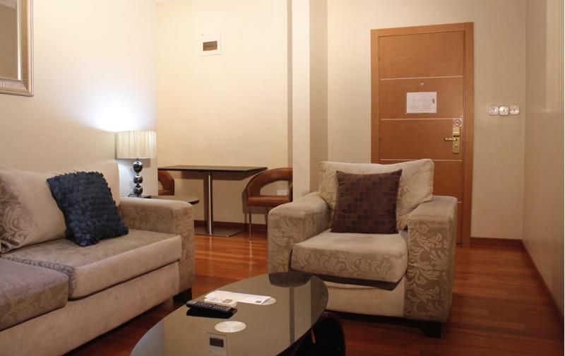 Morning Side Suites Aliayabiagba Екстер'єр фото