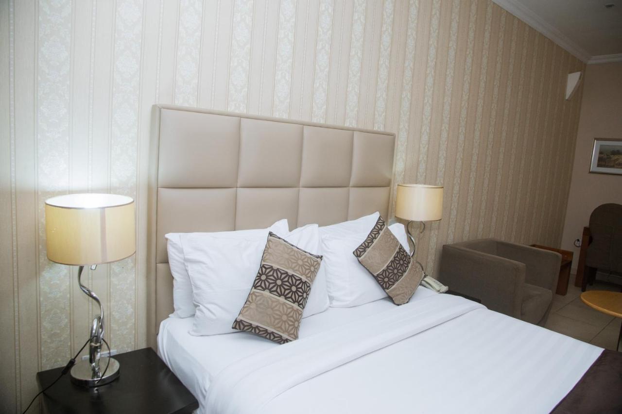 Morning Side Suites Aliayabiagba Екстер'єр фото