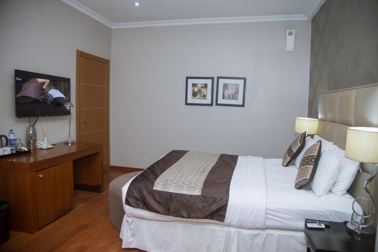 Morning Side Suites Aliayabiagba Екстер'єр фото