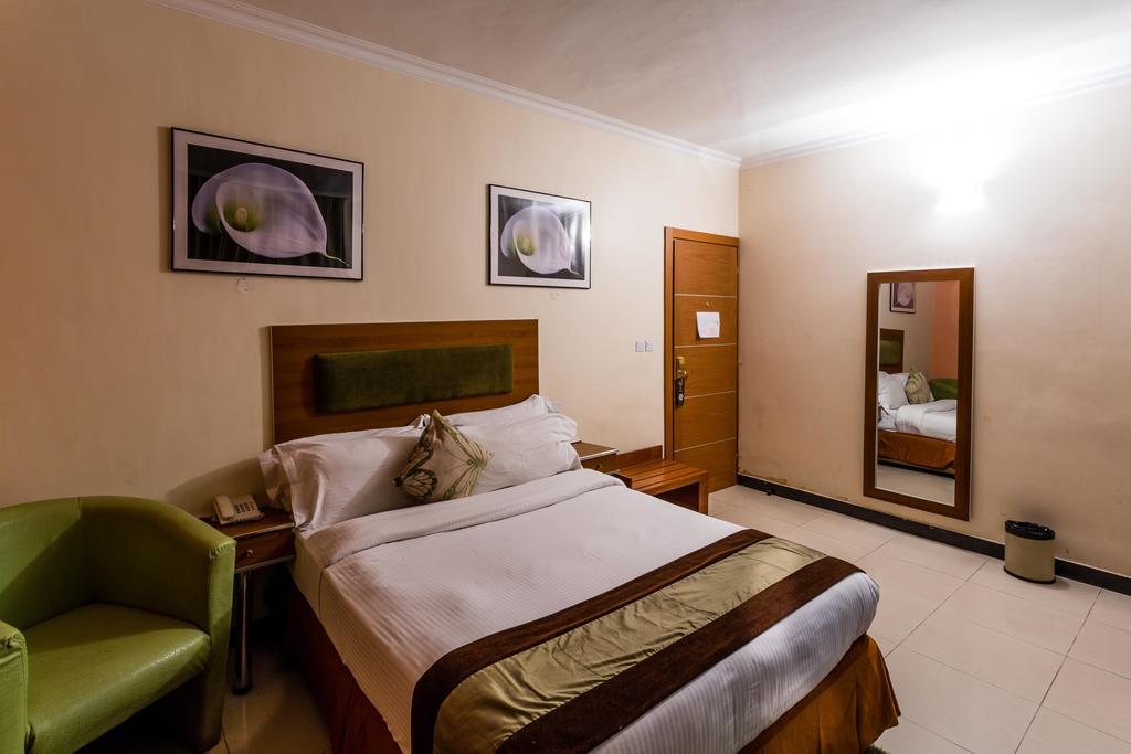 Morning Side Suites Aliayabiagba Екстер'єр фото